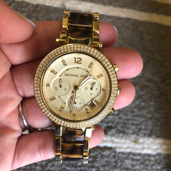 Gold and tortoise MK watch. - Picture 4 of 4